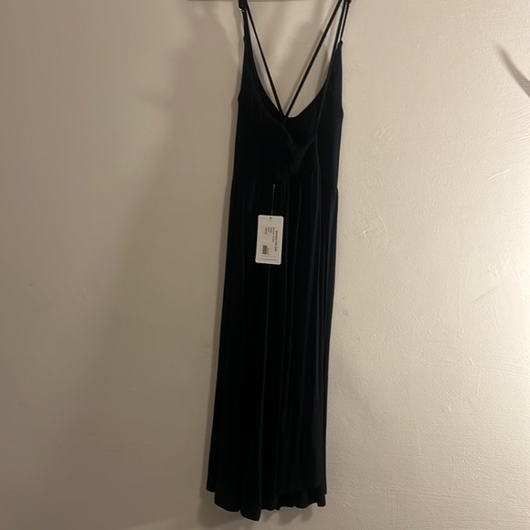 Black spaghetti strap double cross dress - Picture 7 of 10